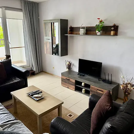 Jenny * רוגאצ'בו