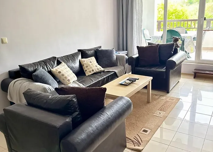 Jenny רוגאצ'בו